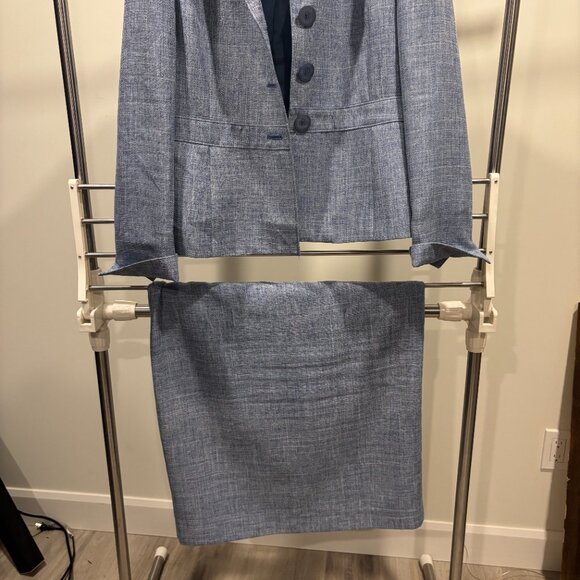 Summer Suit - Picture 2 of 5